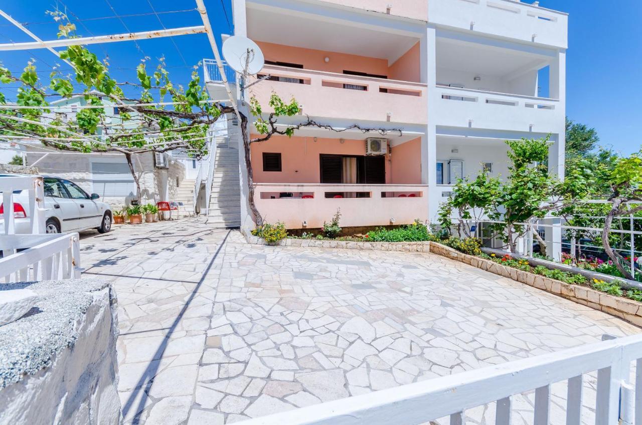 Apartments Kursan Trogir Exteriör bild