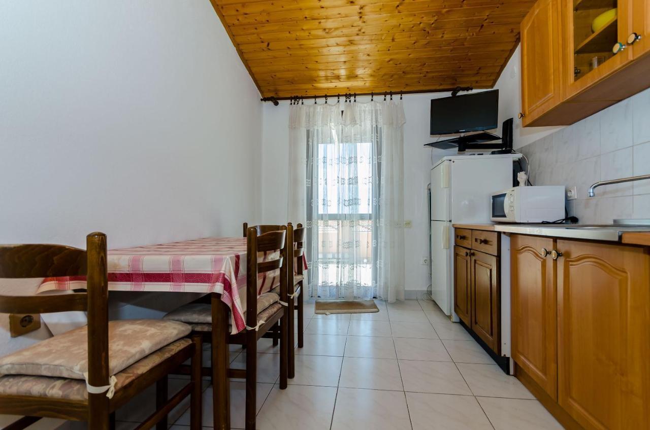 Apartments Kursan Trogir Exteriör bild
