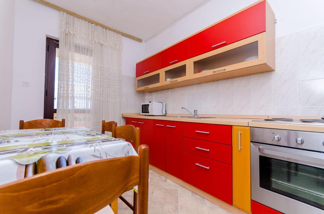 Apartments Kursan Trogir Exteriör bild